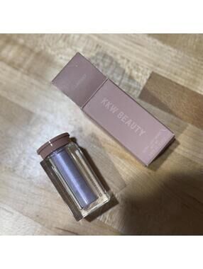 Discontinued KKW Beauty Ultralight Beams Loose Eyeshadow - Lavender